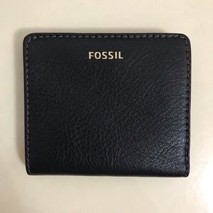 Fossil Black and Gold Madison Bifold Wallet with Zipper